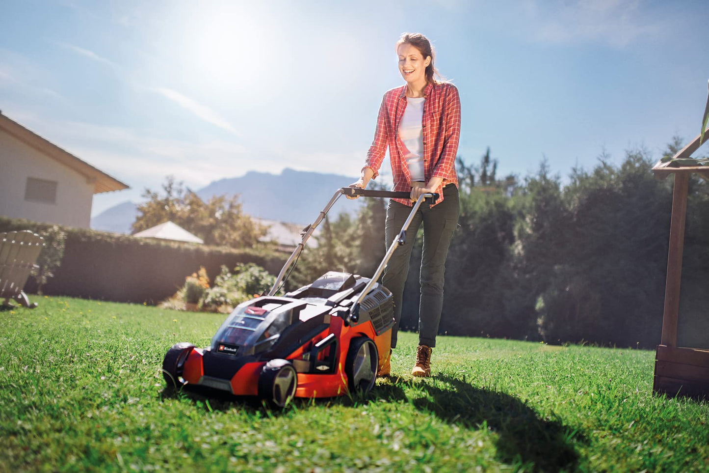 Einhell Cortacésped GE-CM 43 Li M Kit Power X-Change (36V, 43 cm ancho de corte, hasta 600 m², Brushless, función de mulching, 63L bolsa recolectora, con 2x 4,0 Ah baterías y 2x cargadores)