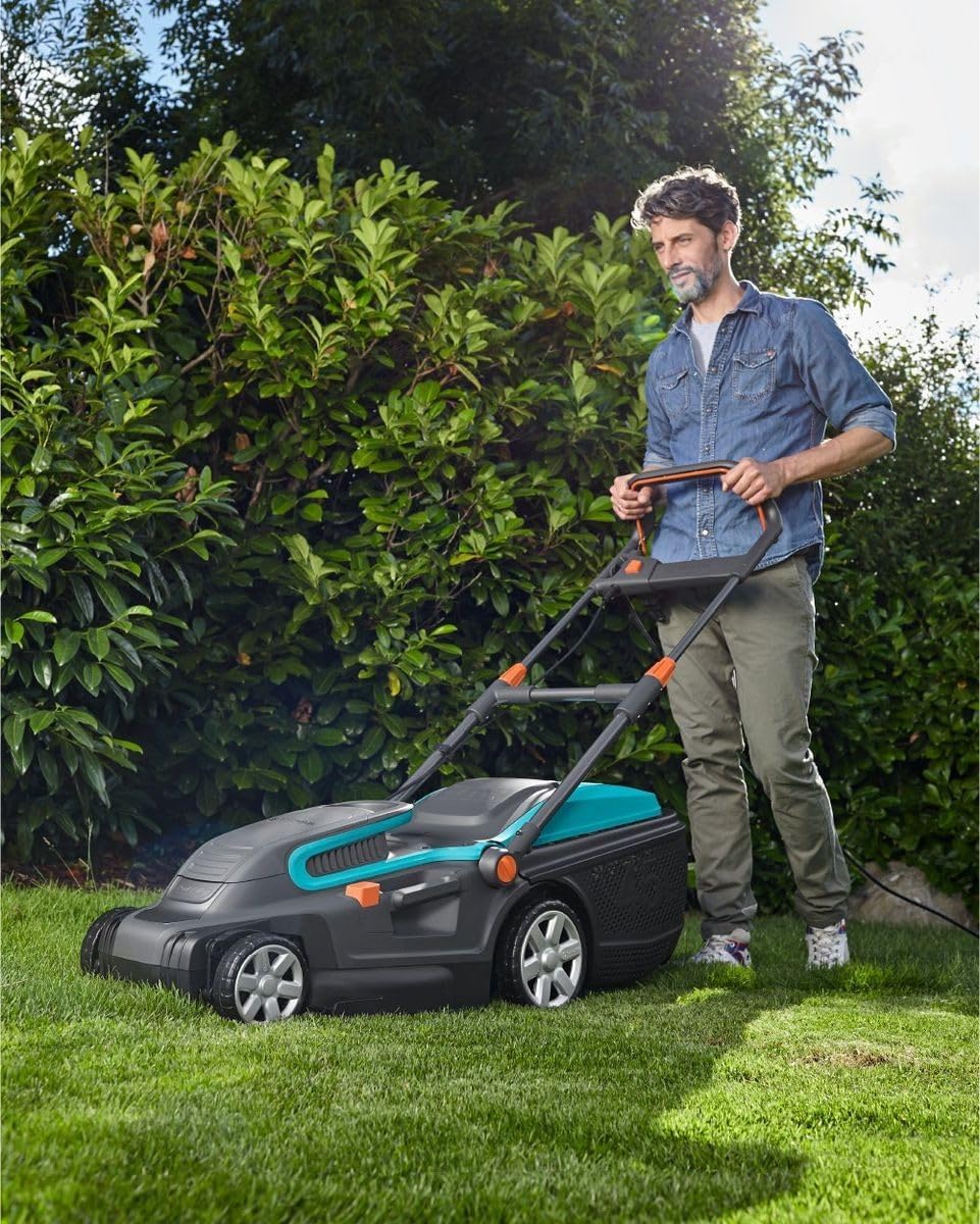 Cortacésped eléctrico PowerMax 1800/42 de GARDENA: segadora hasta 800 m², ancho de corte 42 cm, volumen 45 l, altura de corte 20-60 mm, manillar plegable, empuñadura ergonómica (5042-20)