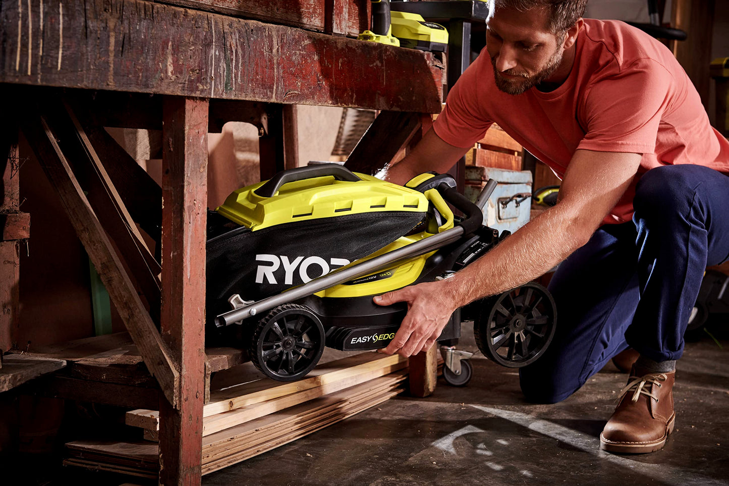 RYOBI - Cortacésped Eléctrico Inalámbrico a Batería 18V One+ Ø33cm - Recoge y Mulching - Gran Autonomía - Compacto y Fácil de Almacenar - Se Entrega con 1 Obturador - OLM1833B