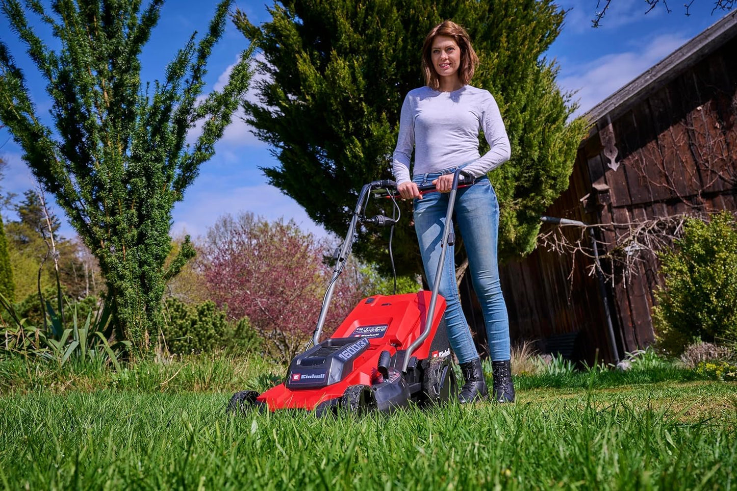 Einhell Cortacésped eléctrico GC-EM 1600/37 (1600 W, 37 cm de Ancho de Corte, hasta 700 m², Cesta colectora de 38 L, Ajuste Central de la Altura de Corte con una Altura de Corte de 20-60 mm)