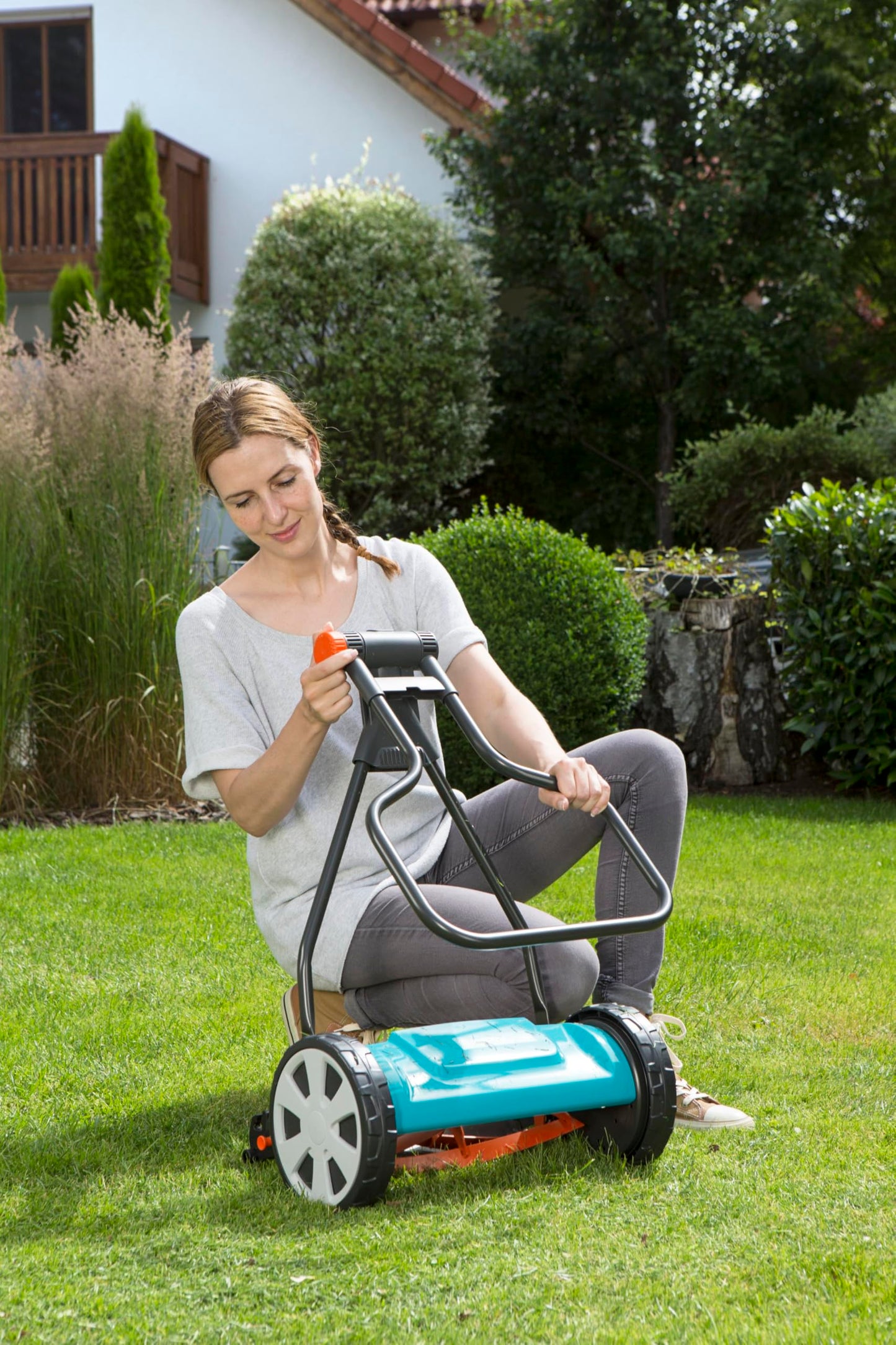 Gardena 4027-20 - Cortacésped helicoidal 330 Classic, cortacésped Manual con un Ancho de Trabajo de 33 cm para una Superficie de césped de hasta 150 m², técnica de Corte sin fricción, silencios