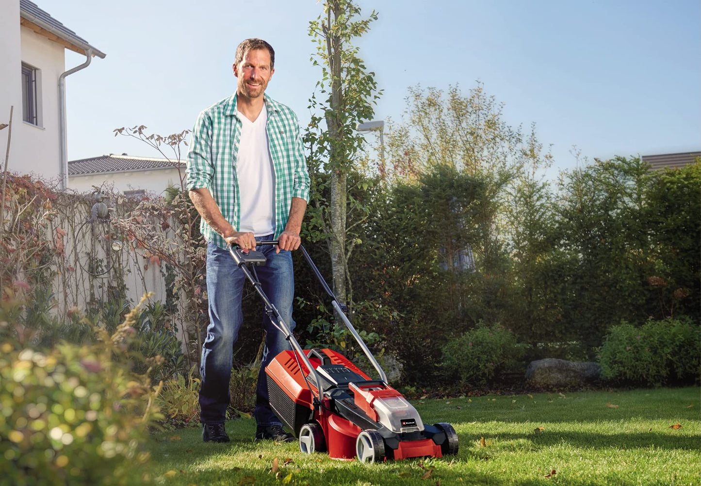 Einhell Cortacésped a batería GE-CM 18/30 Li-Solo Power X-Change (18 V, 30 cm ancho de corte, hasta 150 m², Brushless, 25L bolsa recolectora, 30-70 mm altura de corte, sin batería)