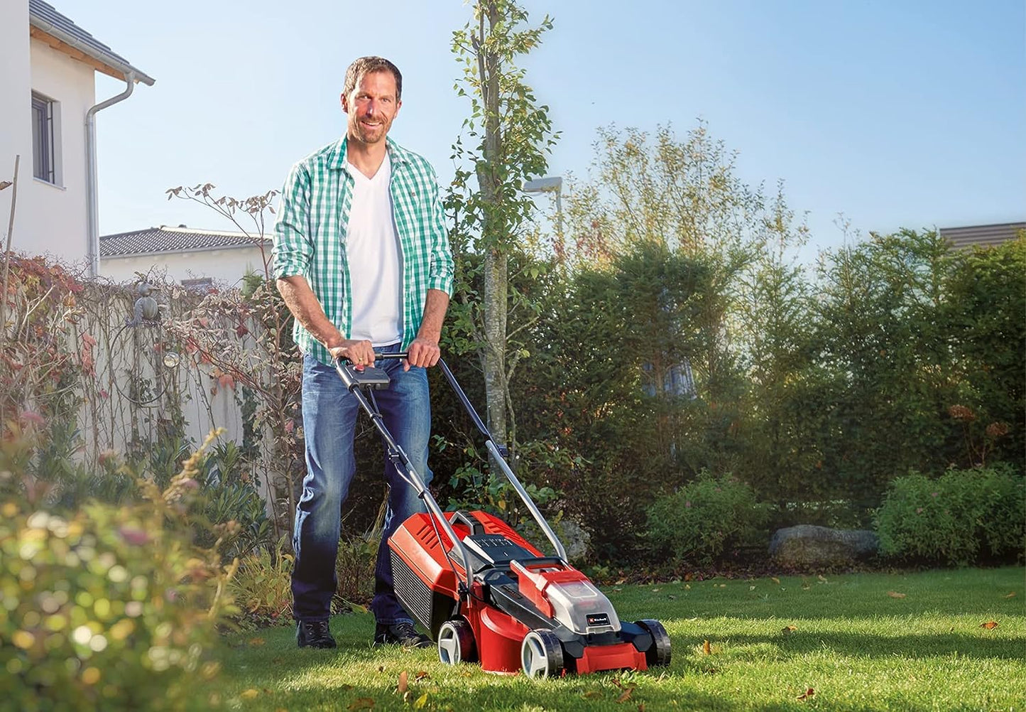 Einhell Cortacésped a batería GE-CM 18/30 Li Kit Power X-Change (18 V, 30 cm ancho de corte, hasta 150 m², Brushless, 25L bolsa recolectora, 30-70 mm altura de corte, con 3,0 Ah batería y cargador)