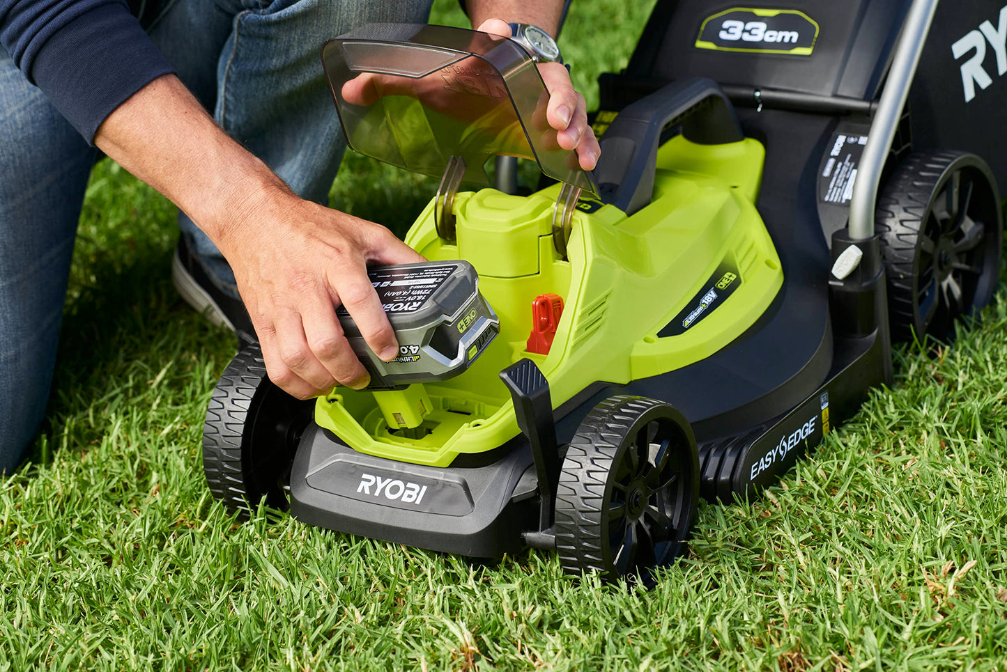 RYOBI - Cortacésped Eléctrico Inalámbrico a Batería 18V One+ Ø33cm - Recoge y Mulching - Gran Autonomía - Compacto y Fácil de Almacenar - Se Entrega con 1 Obturador - OLM1833B